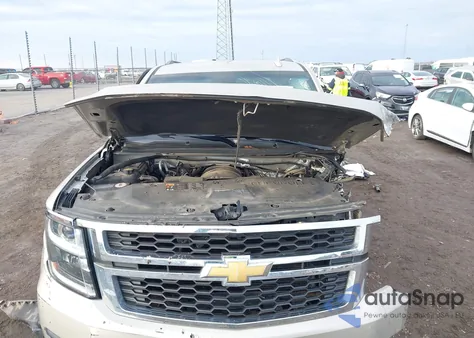 2016 Chevrolet Suburban Lt z USA, uszkodzony, nr VIN 1GNSKHKC7GR101526